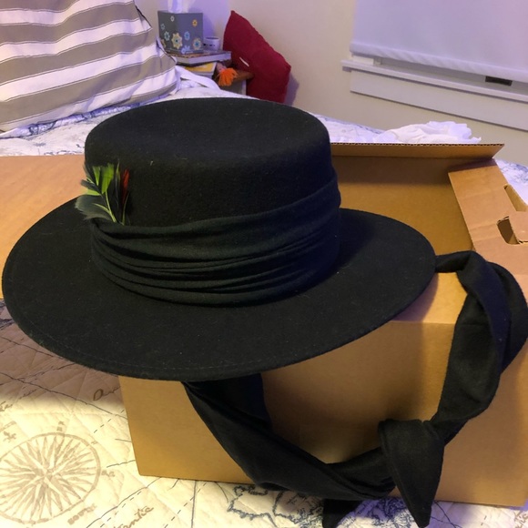 women's hats that cover ears